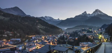 Le village au crépuscule